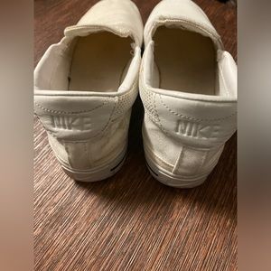 Nike womens Court Legacy Slip-On